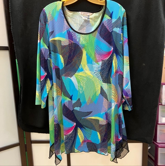 Peter Nygard Women tunic - Picture 1 of 1